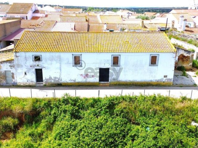 Prédio urbano com 220m2, Alvalade, Santiago do Cacém | 26063961216