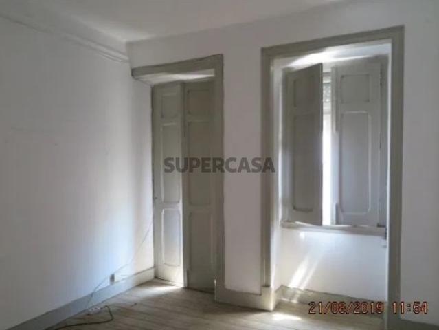 Predio/Campolide/3 vagos