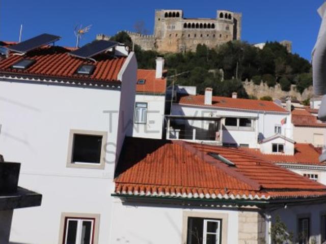 Prédios área Bruta 465m2, no centro de Leiria