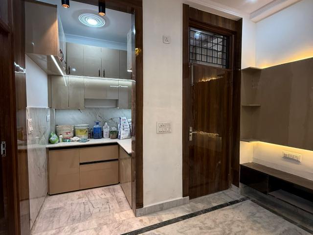 Preet Vihar 3 Bedroom 1600 Sq. Ft. Builder Floor in Preet Vihar Delhi Listing ID: #9485