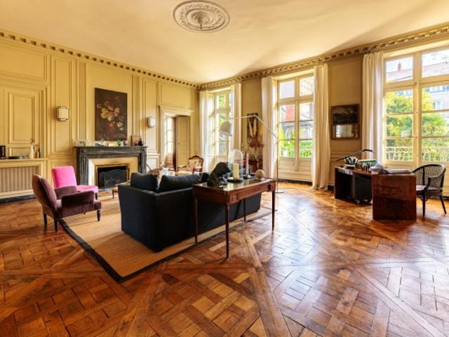 Préfecture Appartement bourgeois de 265m². Garage