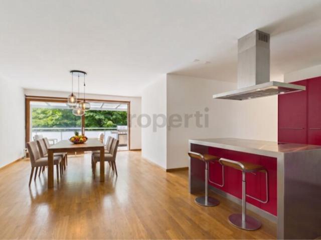 Preferred residential location in Riehen with lots of greenery – Spacious layout, two attractive terraces and timeless design