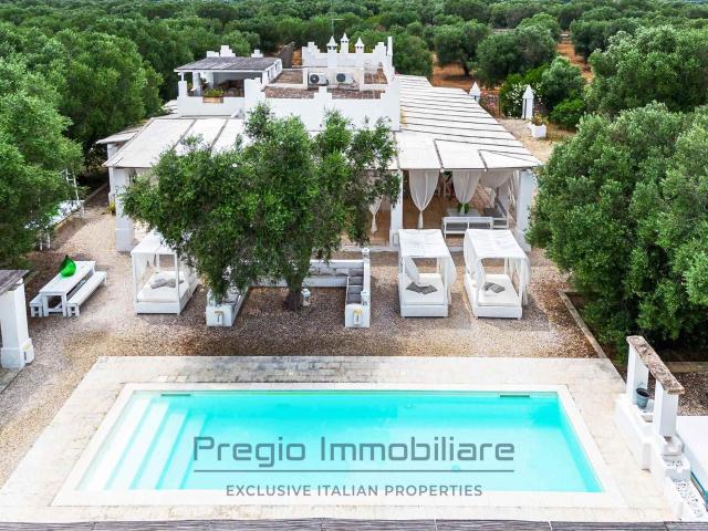 Pregio Immobiliare è lieta di presentare la prestigiosa Mass. 220m² Maruggio