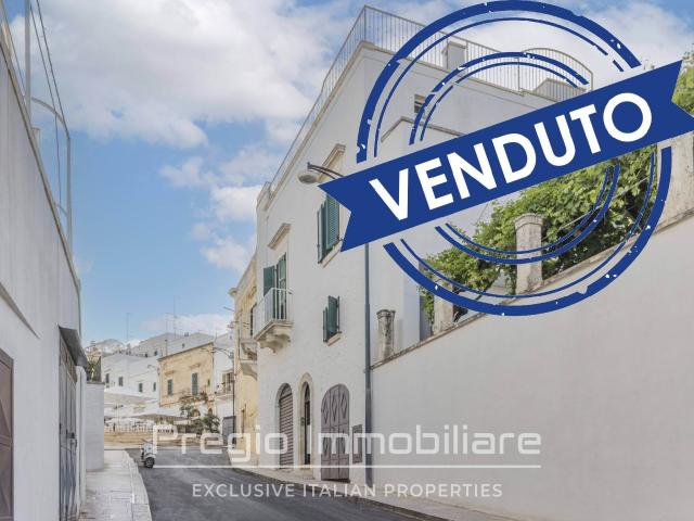 Pregio Immobiliare è lieta di presentare questa rara e prest. 221m² Ostuni