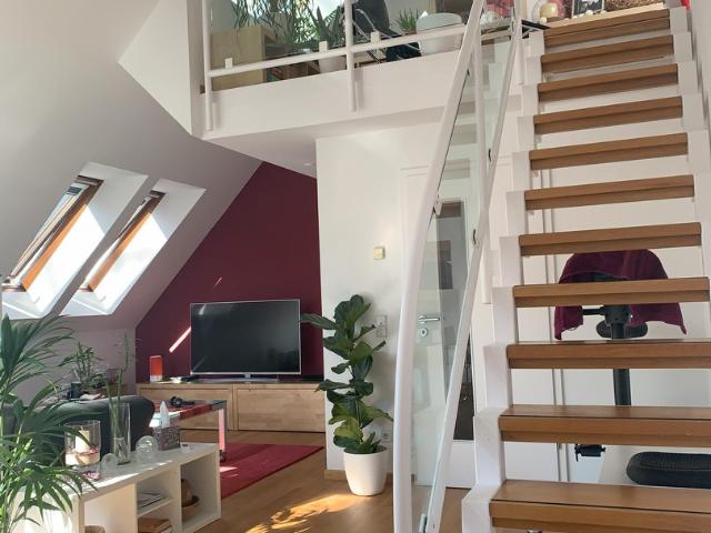 Preisangebot! Bezugsfreie, helle DG Maisonette mit großer Dachterrasse