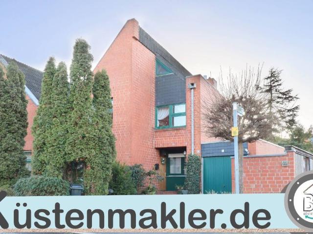 Preisgekröntes Architekten Reihenendhaus in bester Lage von Suchsdorf
