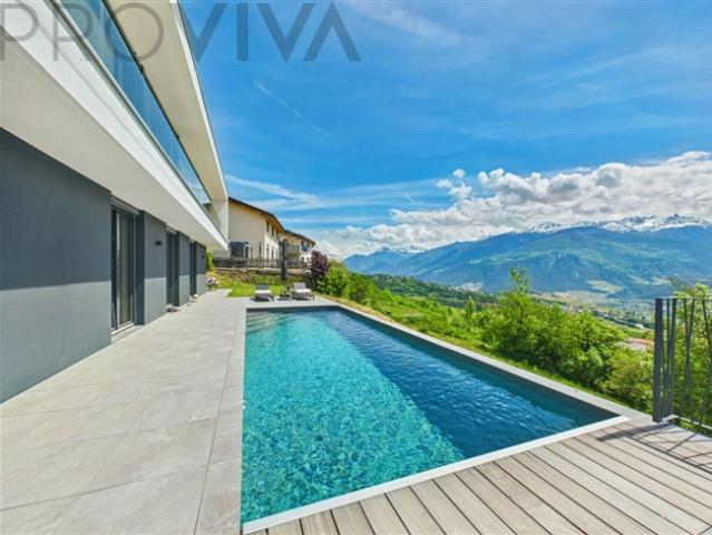 Preiskracher Moderne Traumvilla mit Pool zum Spitzenpreis