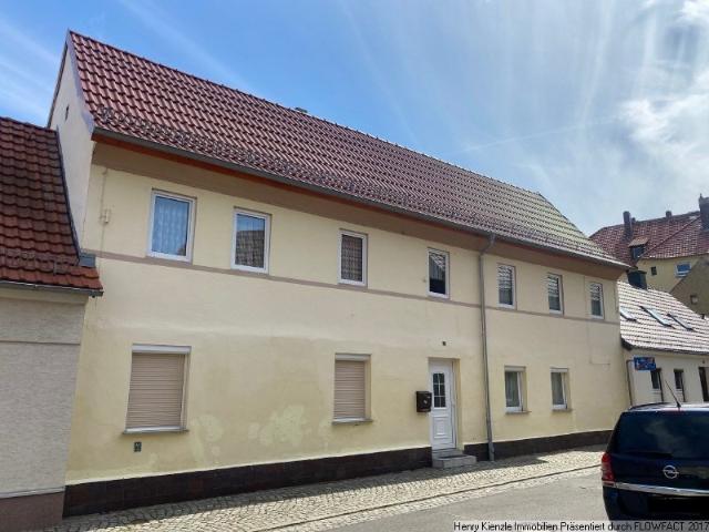 RESERVIERT * Kleines Mehrfamilienhaus mit schönem Grundstück in Elsterwerda zum vollständigen Sanieren!