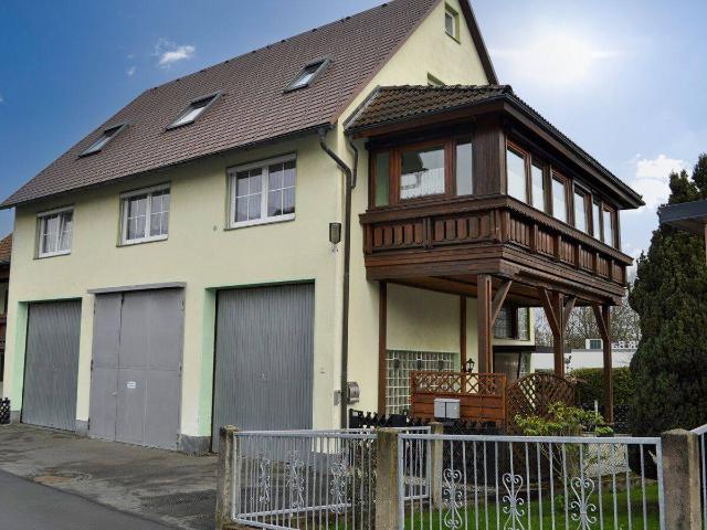 Preisreduzierung! Zweifamilienhaus mit Hochgaragen in Toplage
