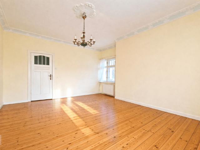 Preissenkung 3 Zimmer Altbauwohnung mit Stuckdecken & Loggia in Zehlendorf Schlachtensee