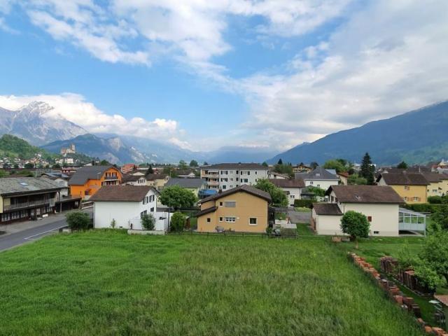 Preiswerte und sehr helle 3.0 Zimmerwohnung mit Balkon in ruhiger Lage | dreamo. Ch