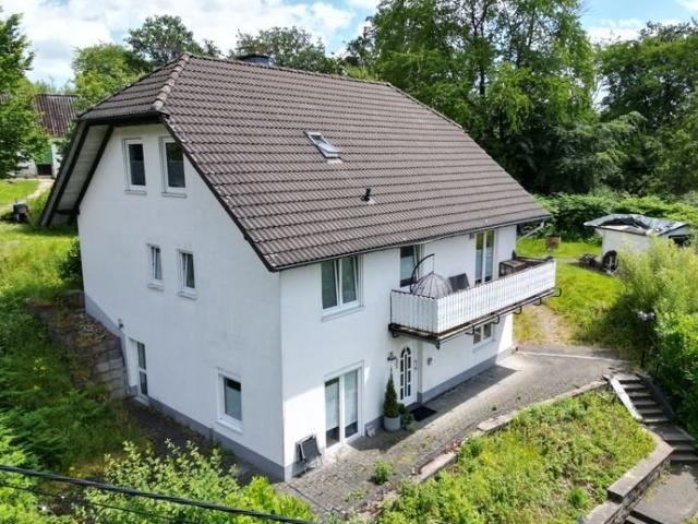 Preiswertes Einfamilienhaus mit Einliegerwohnung in Top Lage!