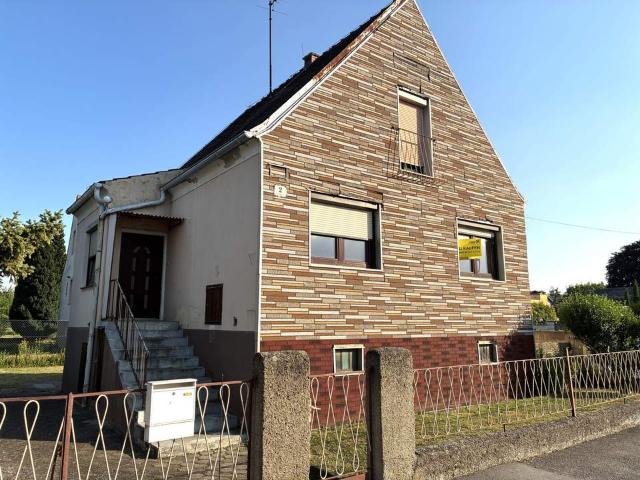 Preiswertes Siedlungshaus mit Garten sucht Menschen mit Visionen! Sanierungsbedarf!