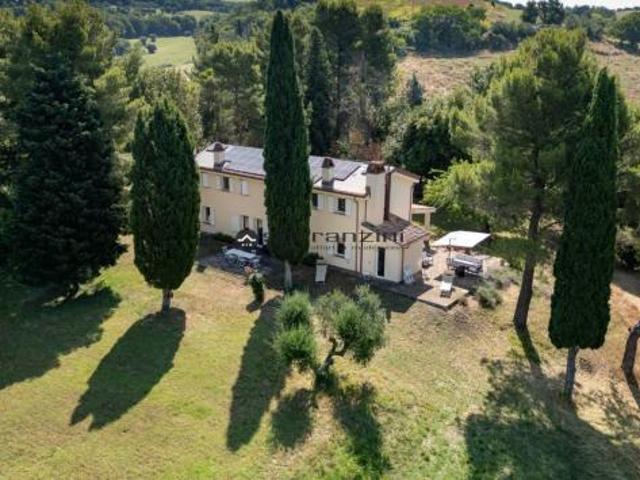 PRELATO: Un gioiello a fano, zona prelato: villa con anima e lusso contemporaneo. in localit prelato di fano, in una delle zone collinari più esclusi