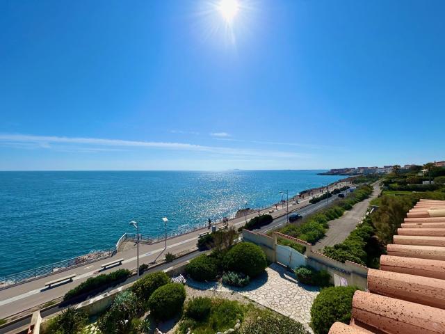 Sète, première ligne mer, appartement 5 pièces et terrasse