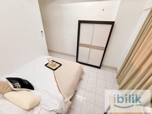 Premium master room! Work from home friendly easy access to ldp highway