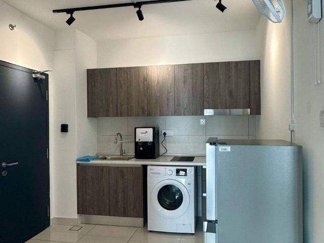 Premium ️ Medium Room Fully Furnished @ NEW Aircond Wardrobe Table Chair Mattress, EduMetro, USJ 1, Subang