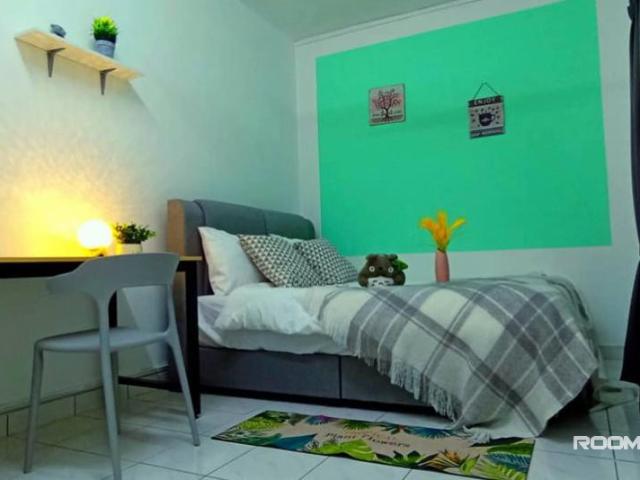 Premium Middle Room For Rent @ Tiara Kelana Condo