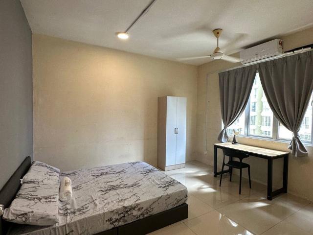 Premium Middle Room with A/C ❄️ w FREE Utilities & Cleaning @ PV15, Setapak
