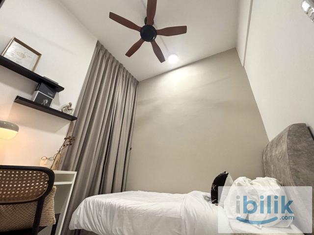 Premium mix gender unit in mercu jalil large single room rm650 only ️ driving distance to lrt awan besar