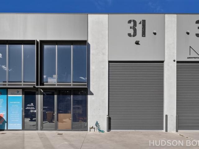 Premium Office/Warehouse in Secure Business Park