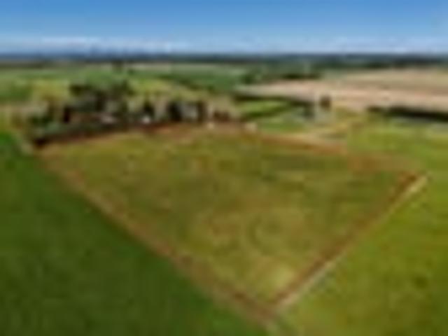 Premium bare land with outstanding soil &.