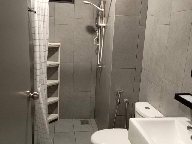 Premium, Clean and Cozy Medium Room for Female near MRT/LRT Cheras KL M Vertica