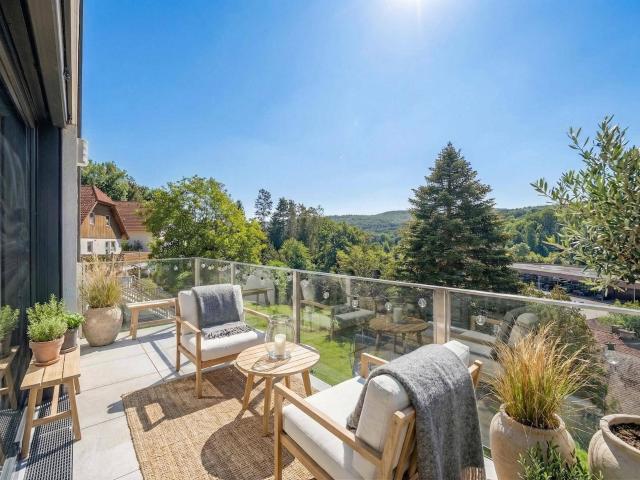 Premium Dachgeschosswohnung mit 4 Zimmern, Balkon und Grünblick nahe Wien