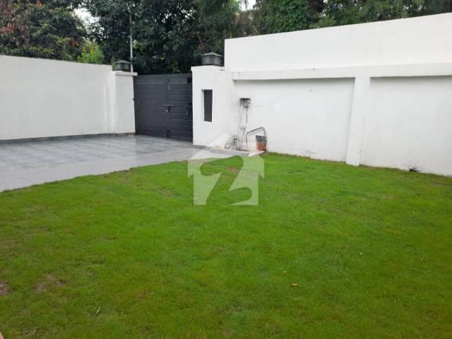 Premium Family House for Rent on Main Road F 7 Islamabad | 5 Bedrooms | Prime Location