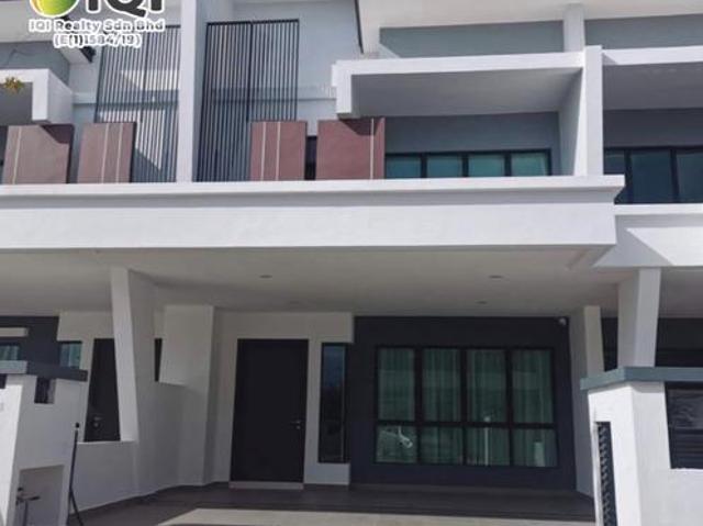 Premium Luxury Gated Double Storey Terrace House For Sell