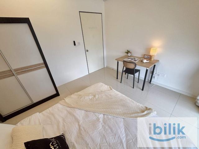 Premium luxury room in ampang! Balcony room for mix gender unit!