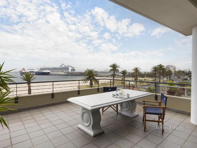Premium Lifestyle & Vistas on the Waterfront