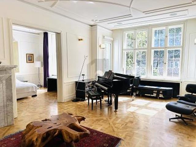 PREMIUM LIVING