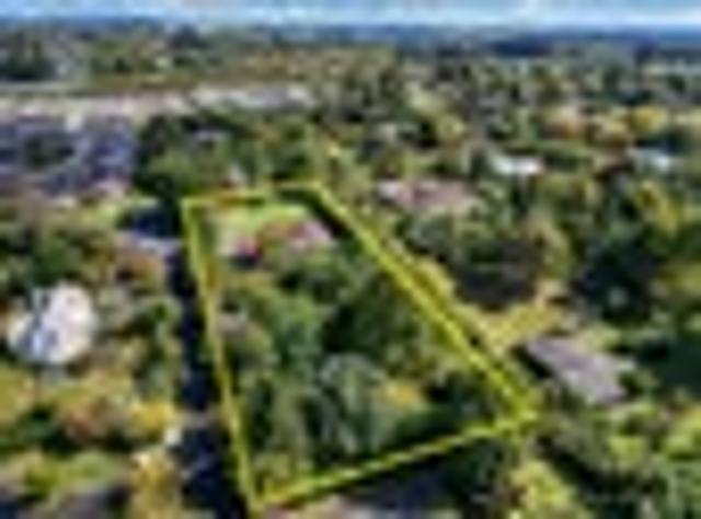 Premium Location worth inspection
