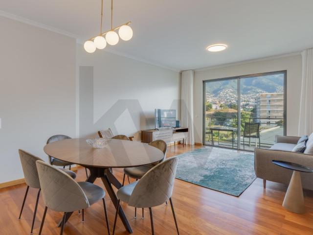 Premium Long Term Rental: T3 Apartment with Panoramic Views in Barreiros, Funchal