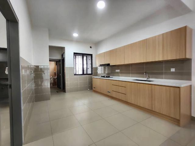 PREMIUM Partial Furnished 41 Bed Elmina Green 7 House For Rent U17