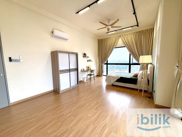 PREMIUM Penthouse Master Suite @ The Era Duta North | Private Bathroom + Skyline View | Fully Furnished Co Living