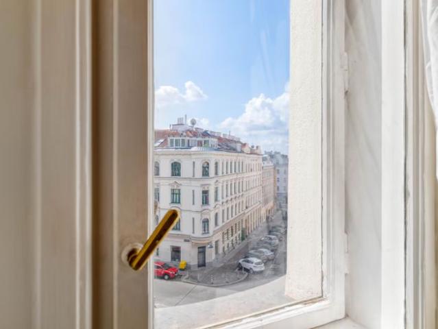 Premium Penzing 1BR w/ Elevator at U3 Hütteldorfer, Vienna Amsterdam Apartments for Rent