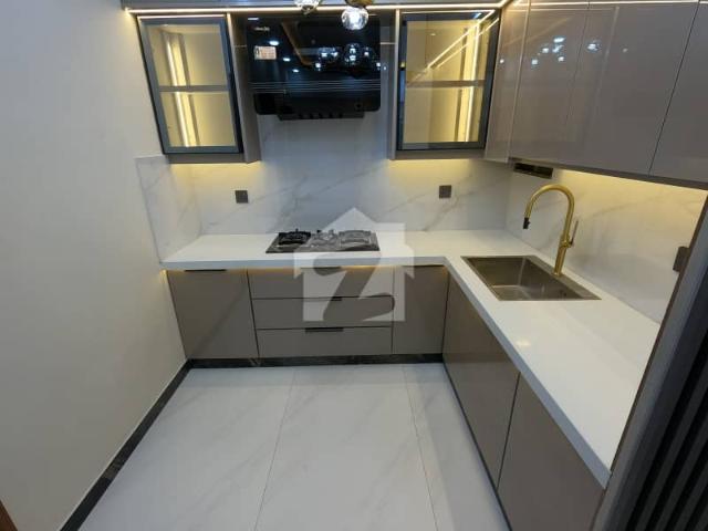 Premium Prime Location 950 Square Feet Flat Is Available For sale In Karachi