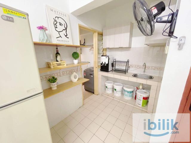 Premium queen room7mins walk to mrt! Same line to kwasa damansara/bukit bintang/trx!