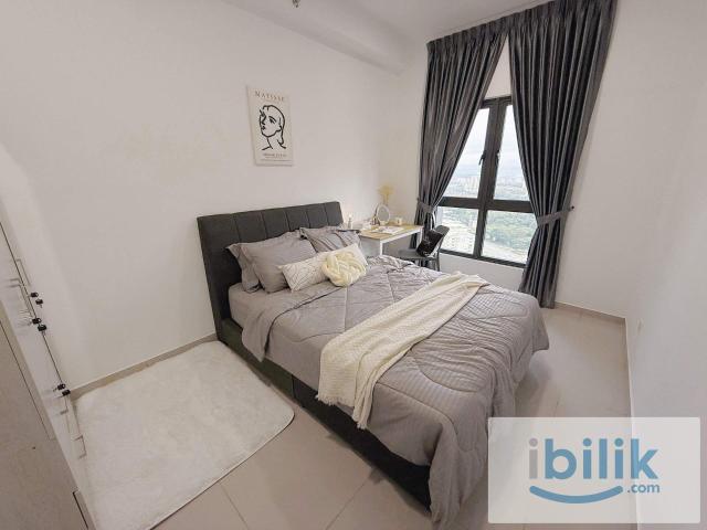 Premium queen roomwork from home friendly! 5mins to ikea & the curve
