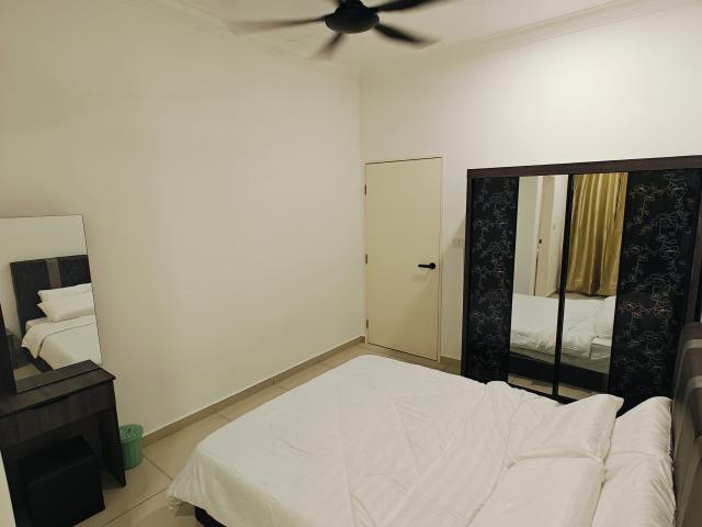 Premium room | work from home friendly! Tiara sendayan
