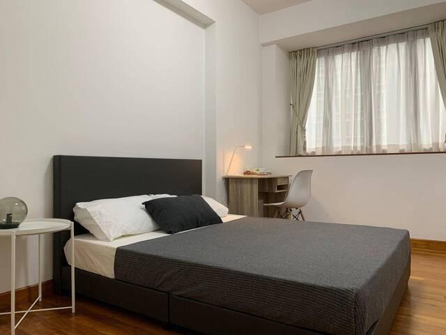 Premium Room with spacious Balcony in a Clean and Cosy Environment in Central and North Singapore