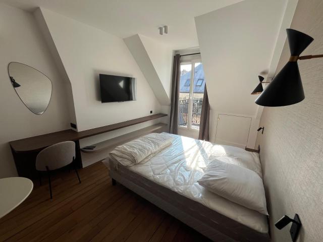 Premium studio in the center of Paris with lift and A/C bathed in natural light, Rue des Jeuneurs