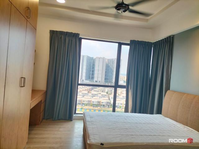 Premium ⭐️ Studio Room Fully Furnished @ Nova Saujana, Special Promotion, Aircond Wardrobe Table Chair Mat