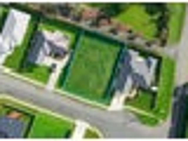 Premium Section Build Among Quality Homes!