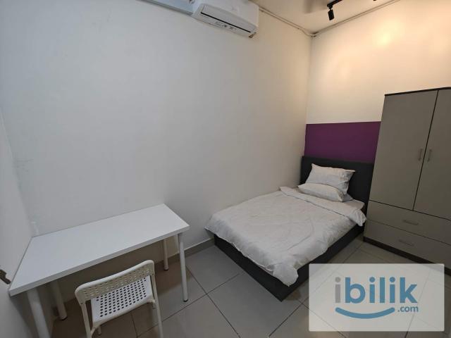 Premium single room | 10 mins walk to lrt muhibbah | work from home friendly!