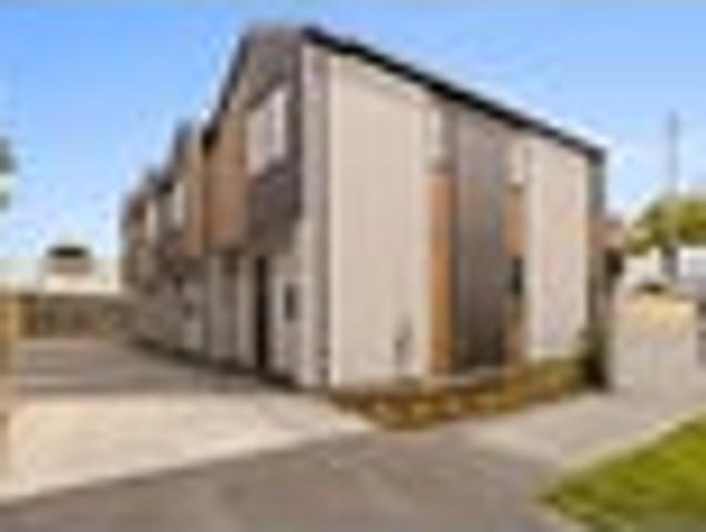 Premium Townhouses on the 4 Avenues Only 2 left
