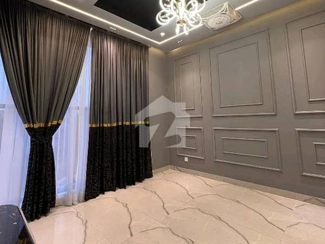 Premium 10 Marla House Is Available For rent In Lahore