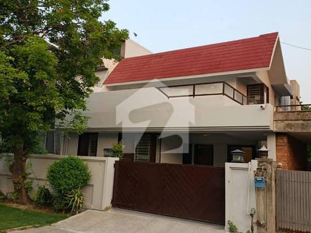 Premium 10 Marla Luxury House For Rent In DHA Phase 3 4 Spacious Bedrooms, Elegant Drawing & Dining Area, TV Lounge, Dual Company Kitchens, Premium Woodwork & Prime Location